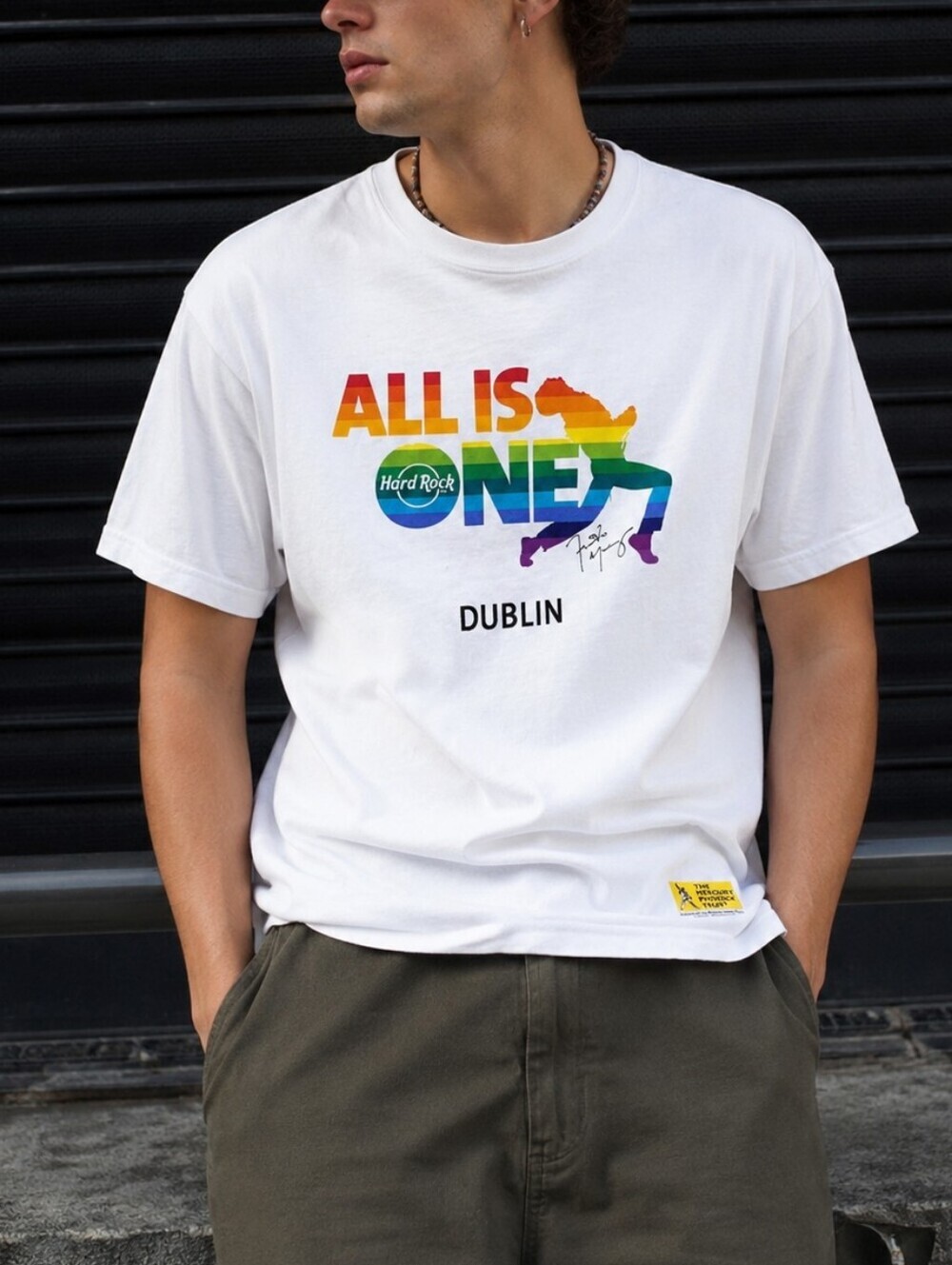 Hard Rock Cafe Dublin All Is One Pride T-Shirt XL White Mercury Phoenix Trust